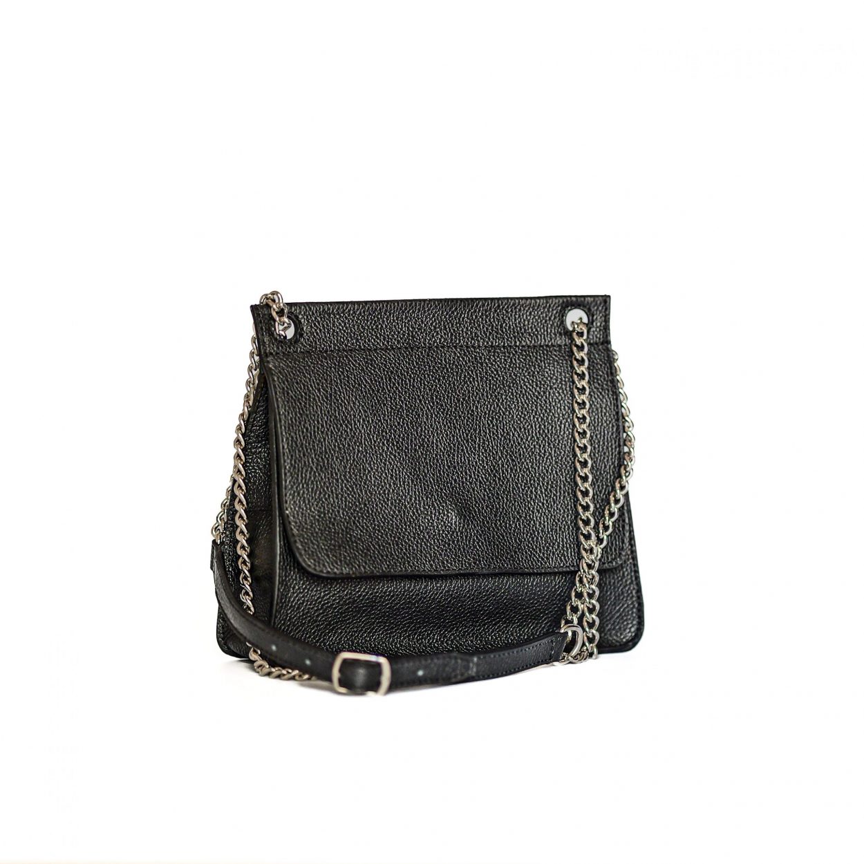 Sac model hilou noir en cuir , avec rabat fermeture top aimant, bandoulière chaine réglable 5 trous